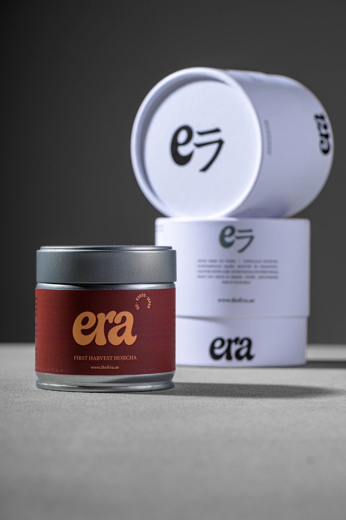 Era first harvest hojicha tin with white gift tube packaging