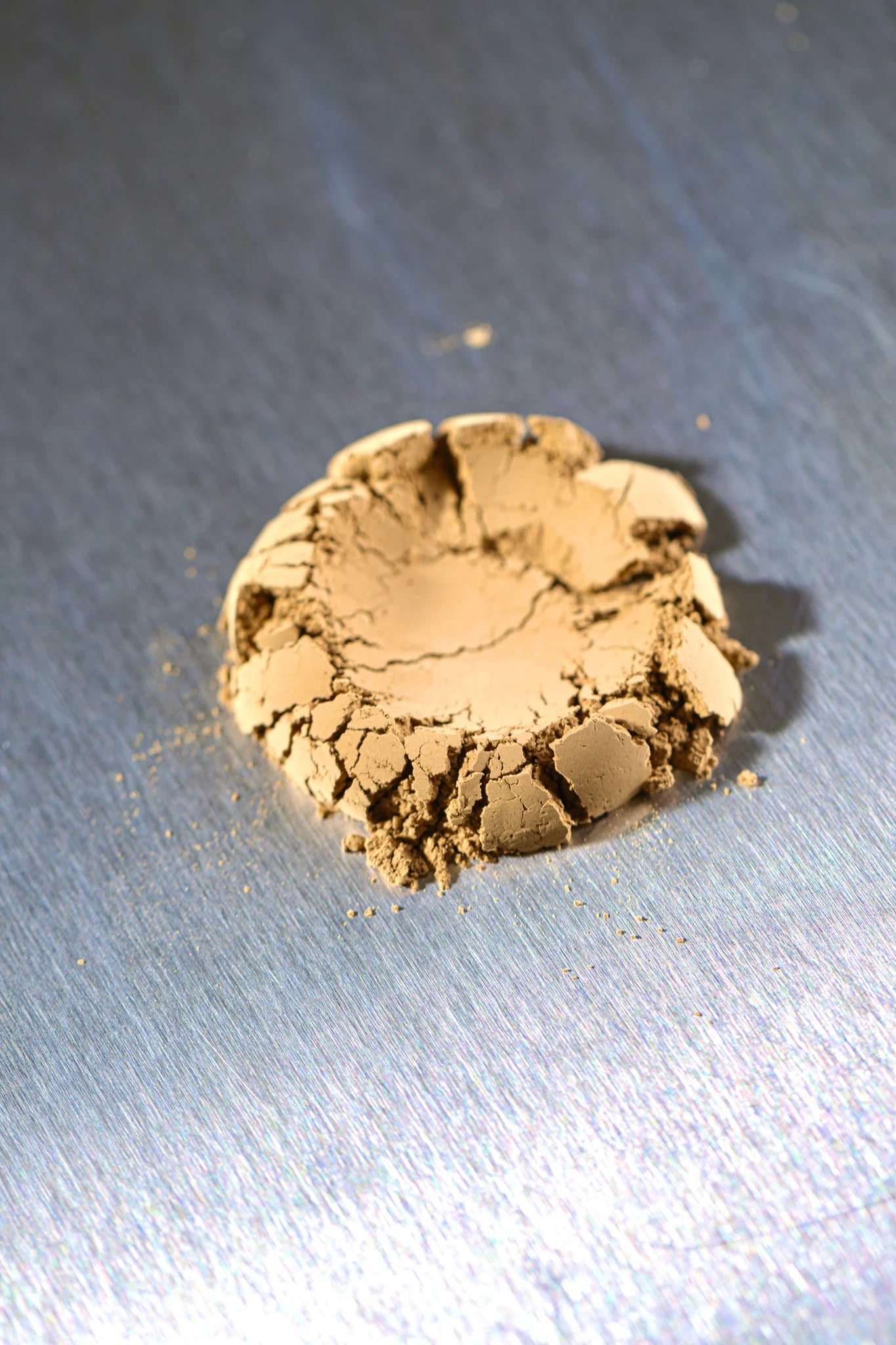Era Hojicha powder from Uji, Kyoto in a fine toasted brown mound