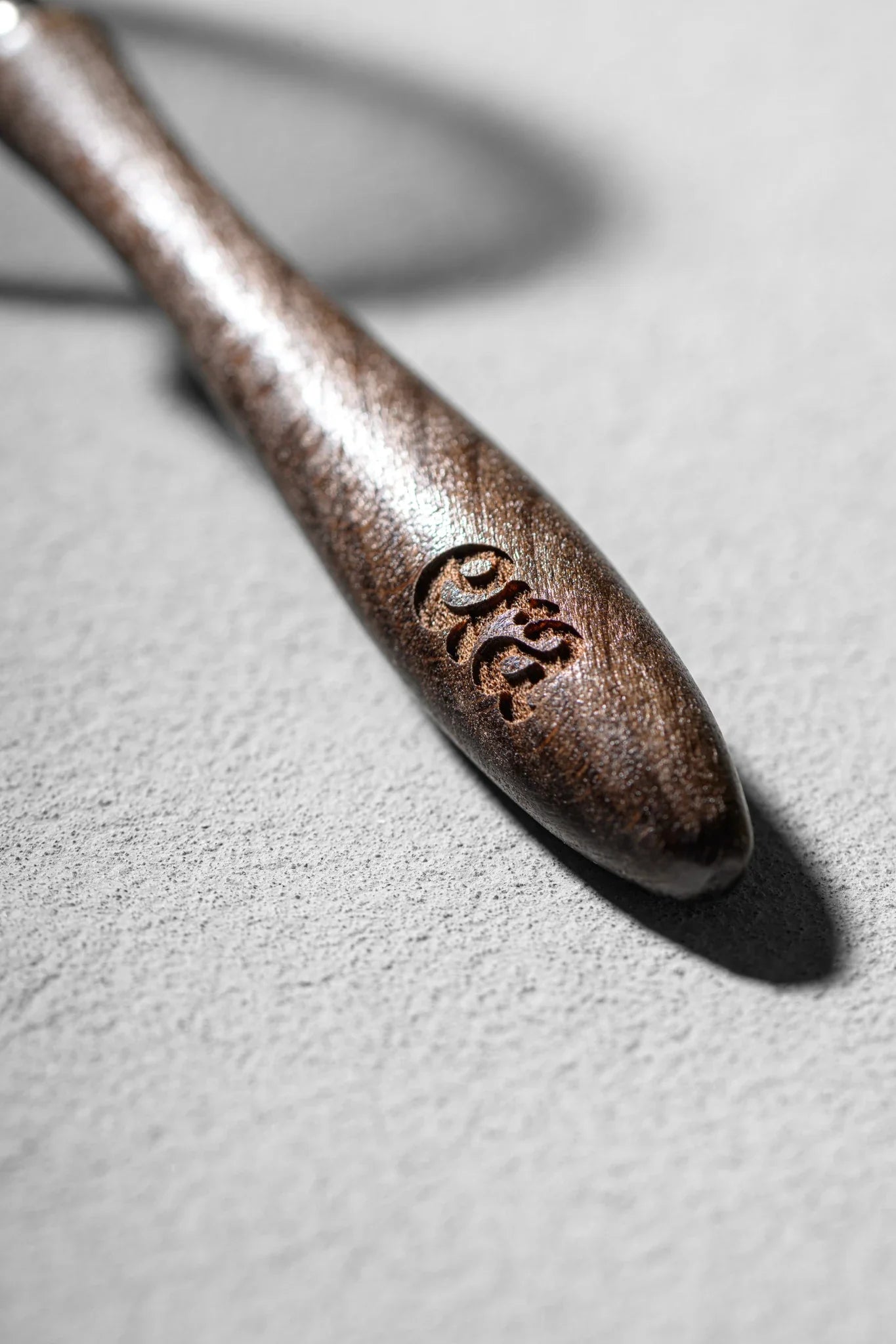 Engraved era mark on the Furui sifter wooden handle
