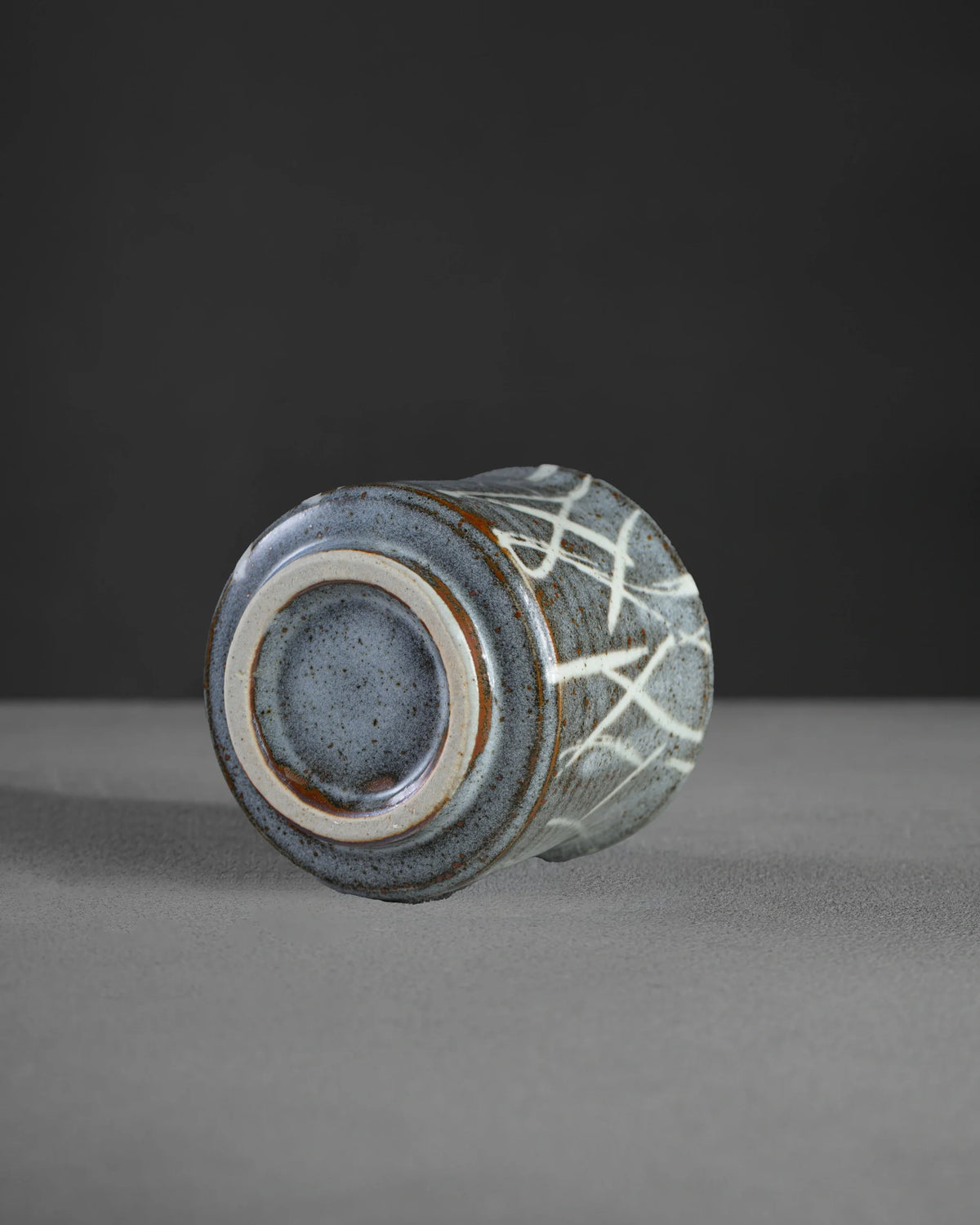 Fude brushstroke cup base - foot ring detail, Mino ware Japan