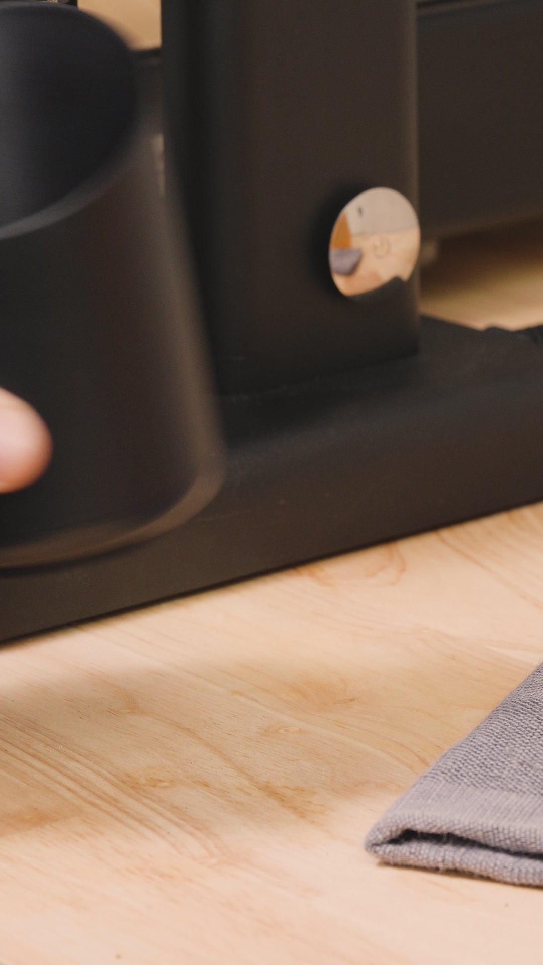 Load video: subminimal Subscale: Digital Coffee Dosing Cup