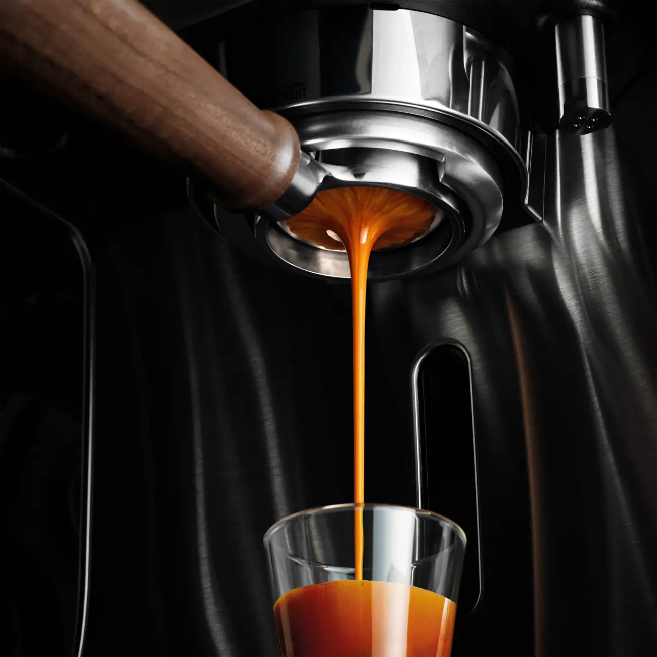 Espresso extraction through the Sage naked portafilter