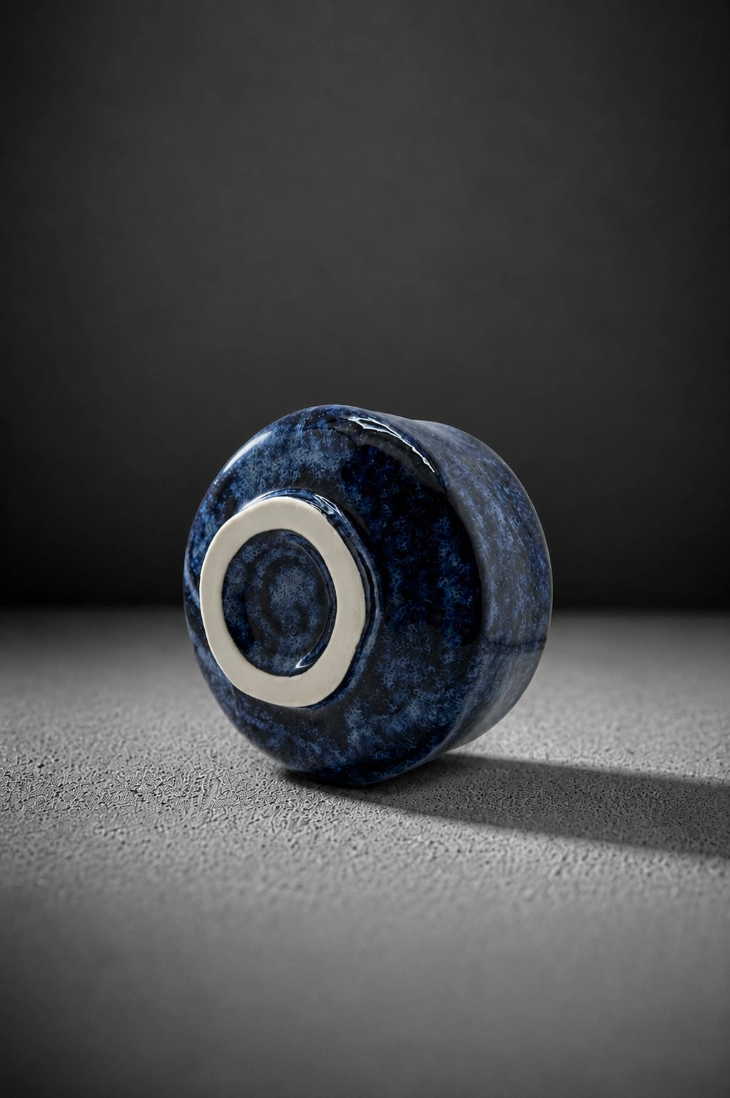 Shin Series Ruri matcha bowl - base and foot ring detail