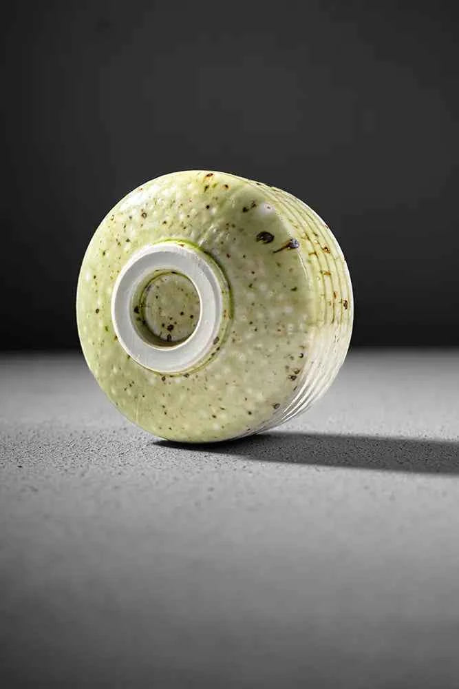 Shin Series Wakaba matcha bowl - base and foot ring detail