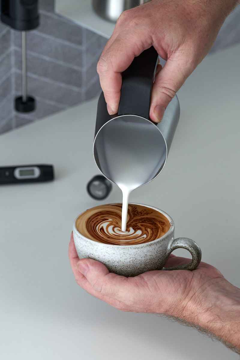 subminimal FlowTip Milk Jug - Black Edition