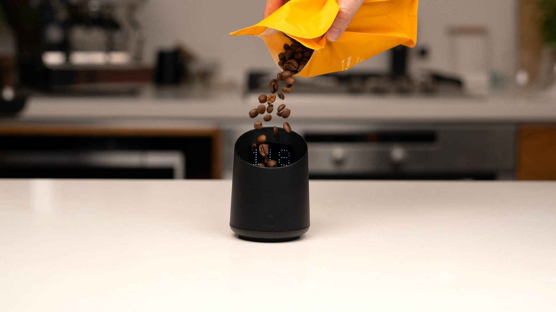 subminimal Subscale: Digital Coffee Dosing Cup