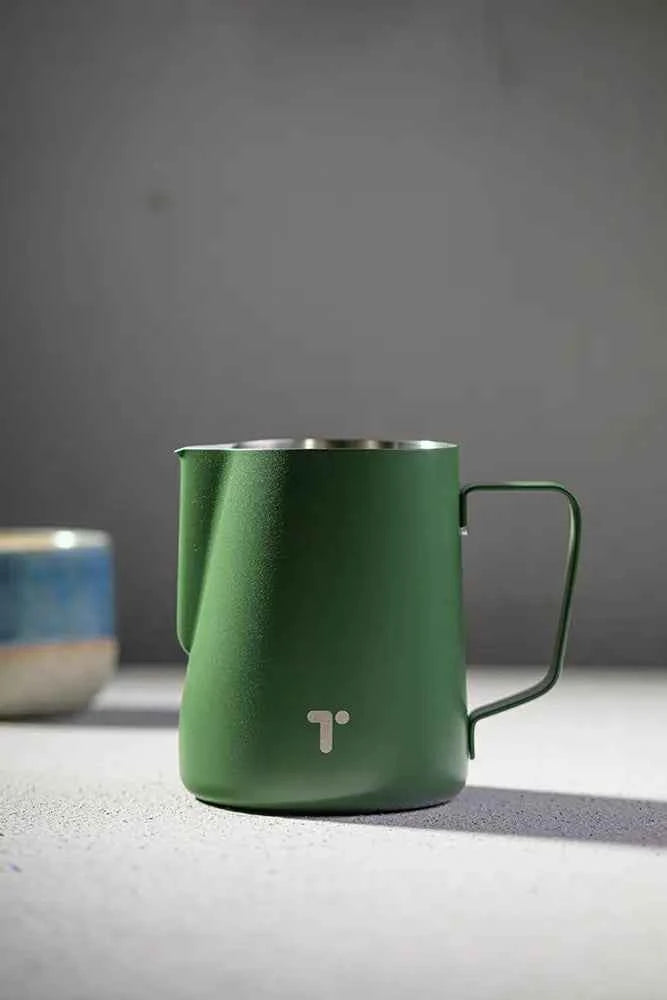 Timecore milk pitcher Army Green - spout detail